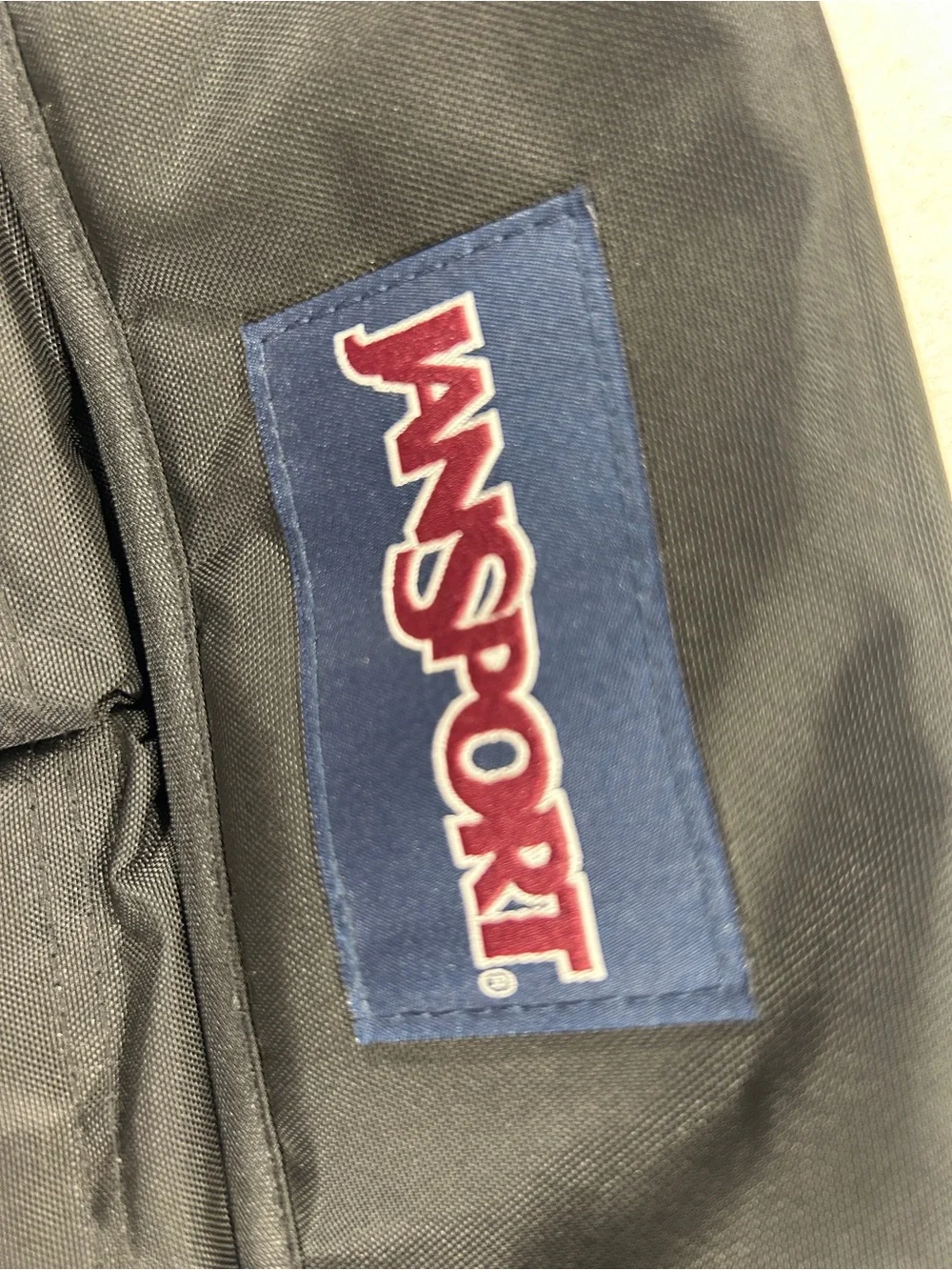 JanSport Larimer Crossbody Bag Black NWT Messenger Shoulder Bag JS0A4QV5008